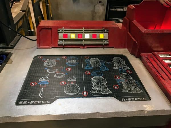Assembly station instructions at Droid Depot