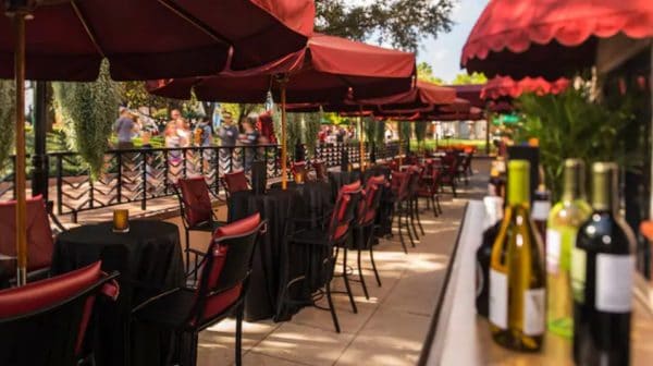 Hollywood Brown Derby Lounge outdoor seating