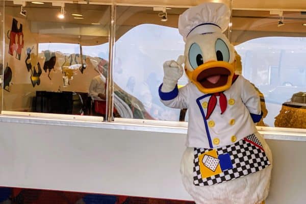 Donald Duck chef Mickey's